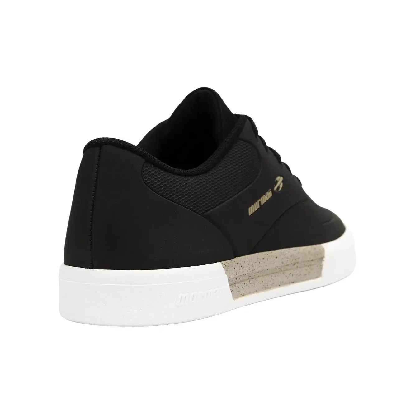 Tênis casual feminino Mormaii Urban Smash preto com detalhes dourados para seção why buy